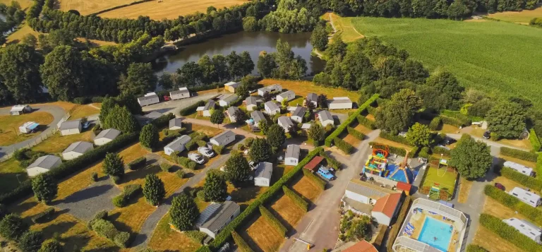 Camping 3 étoiles Lac des Charmilles en Normandie.