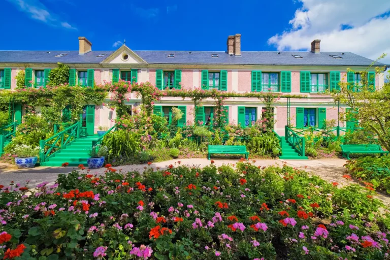 Idées d’activités romantiques à Giverny, visite des jardins de Claude Monet en couple