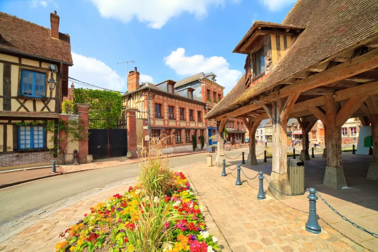 Week-end en amoureux à Lyons-la-Forêt, village romantique de Normandie